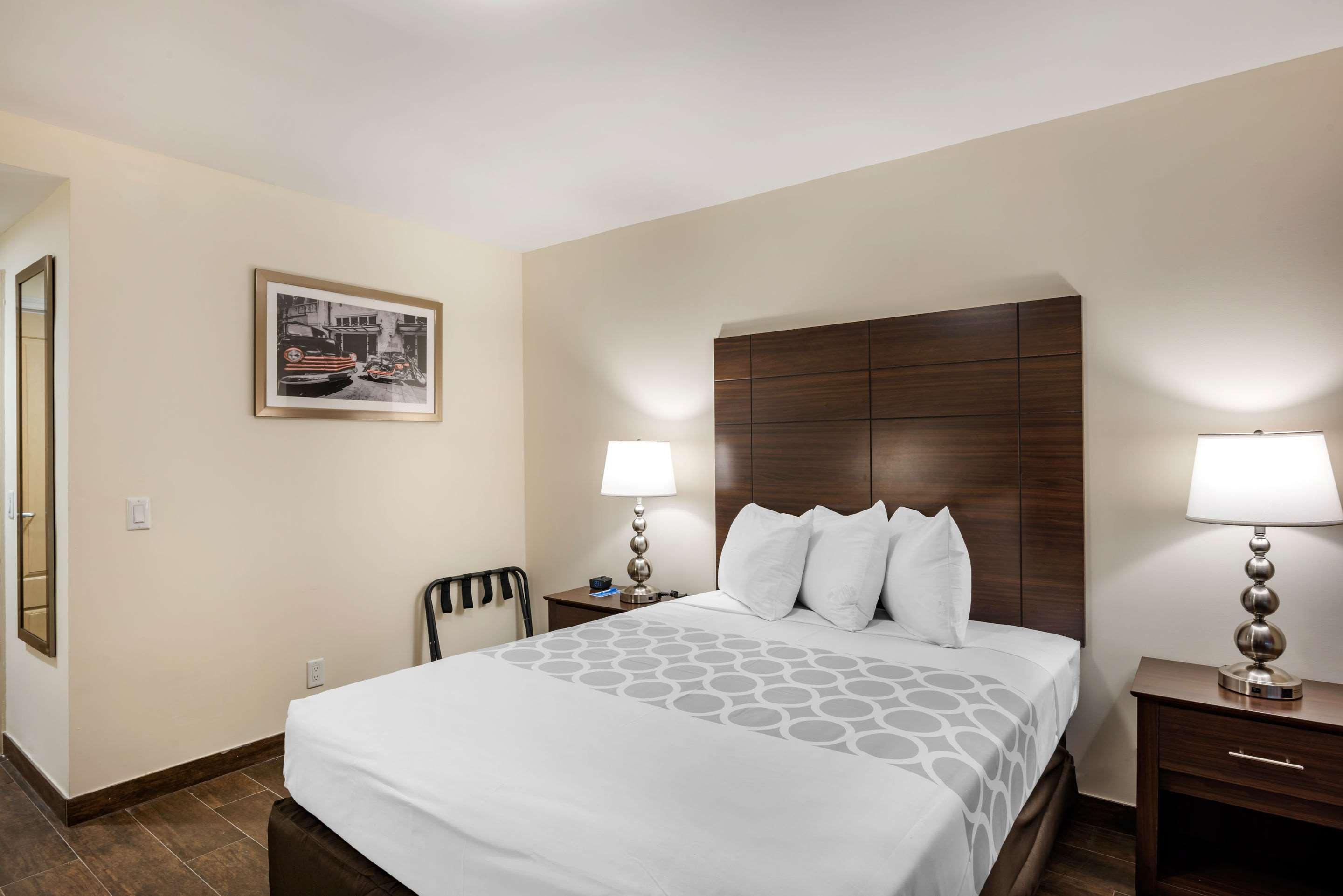 Downtown Hollywood Gardens Inn & Suites Εξωτερικό φωτογραφία