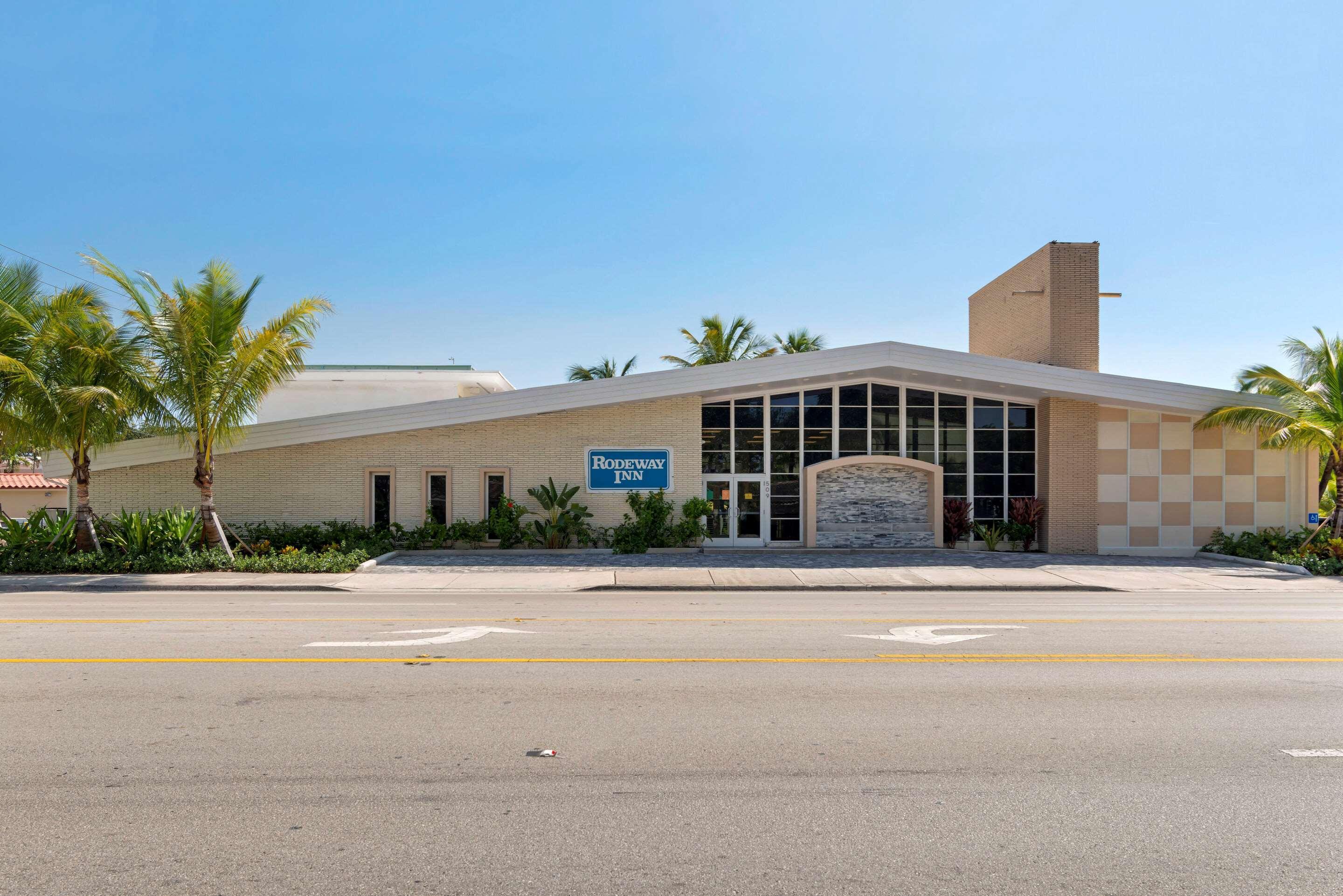Downtown Hollywood Gardens Inn & Suites Εξωτερικό φωτογραφία