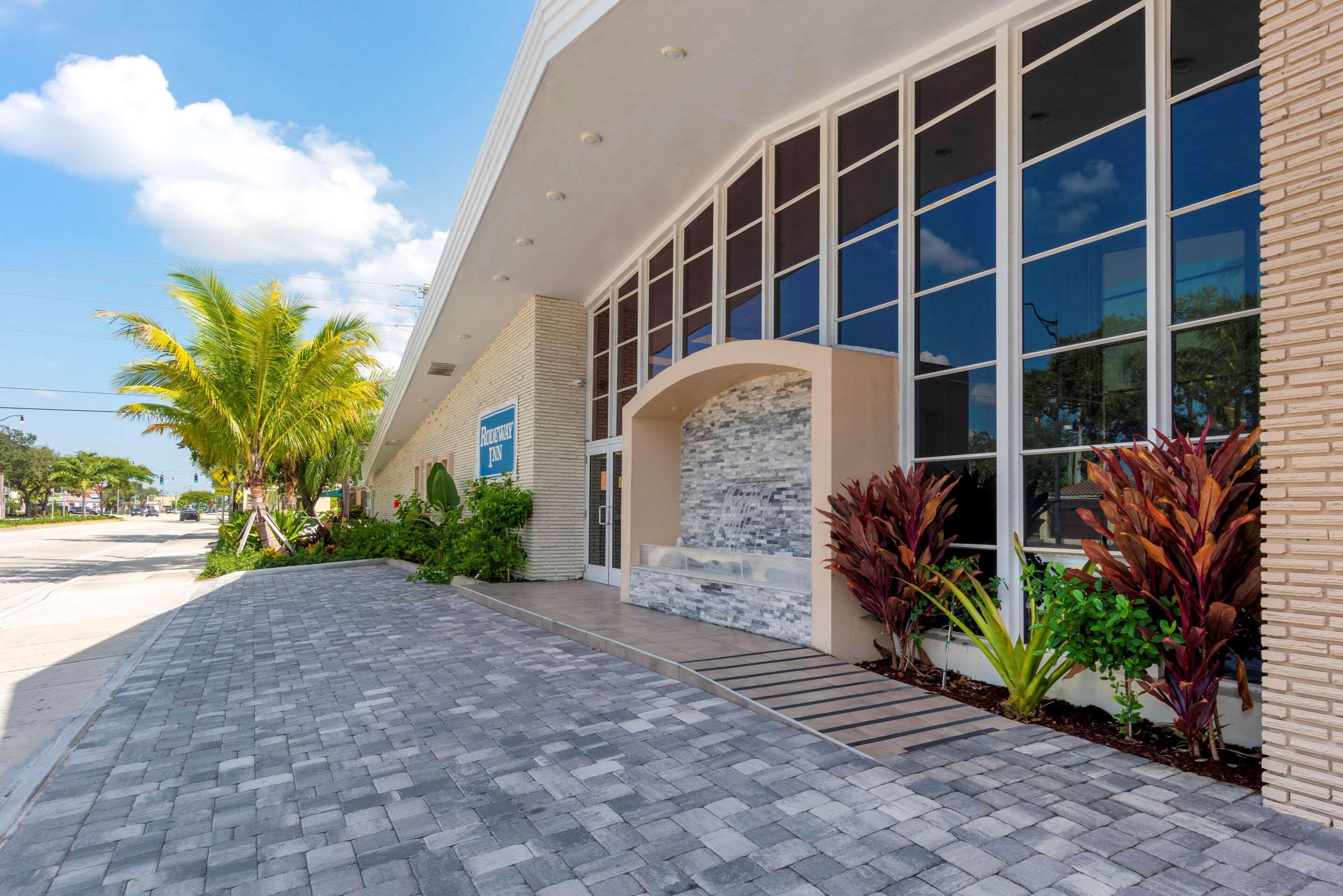 Downtown Hollywood Gardens Inn & Suites Εξωτερικό φωτογραφία