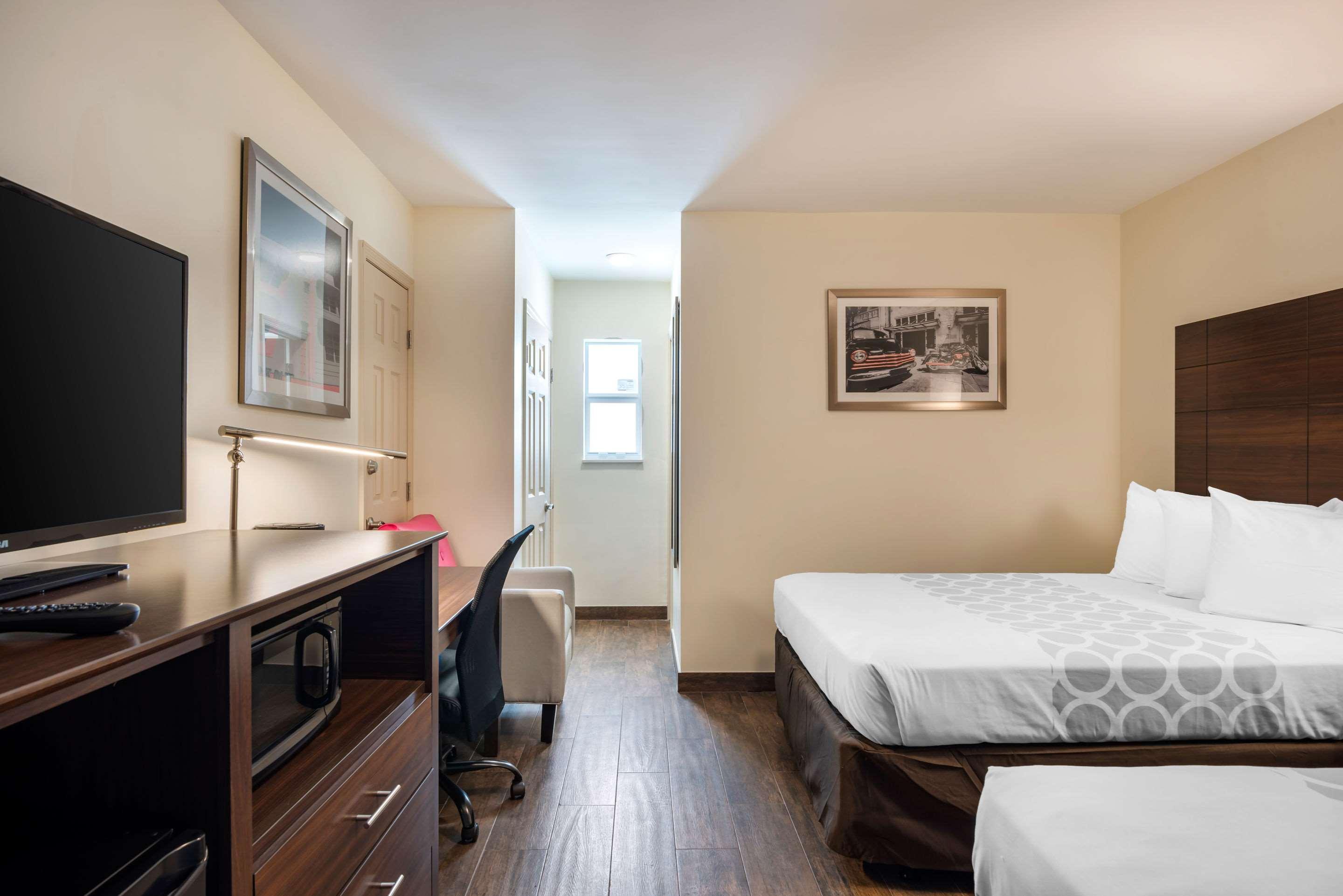 Downtown Hollywood Gardens Inn & Suites Εξωτερικό φωτογραφία