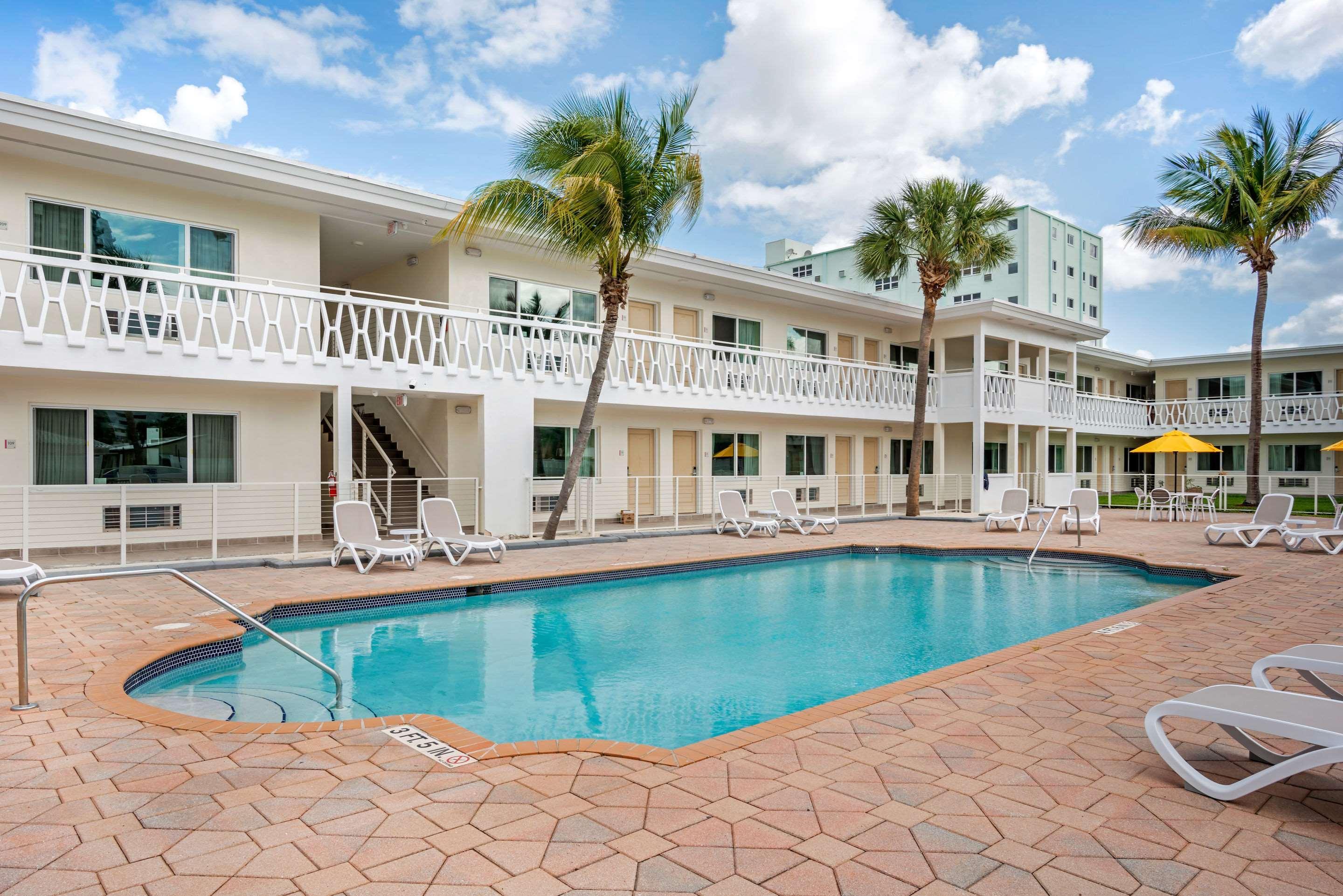 Downtown Hollywood Gardens Inn & Suites Εξωτερικό φωτογραφία