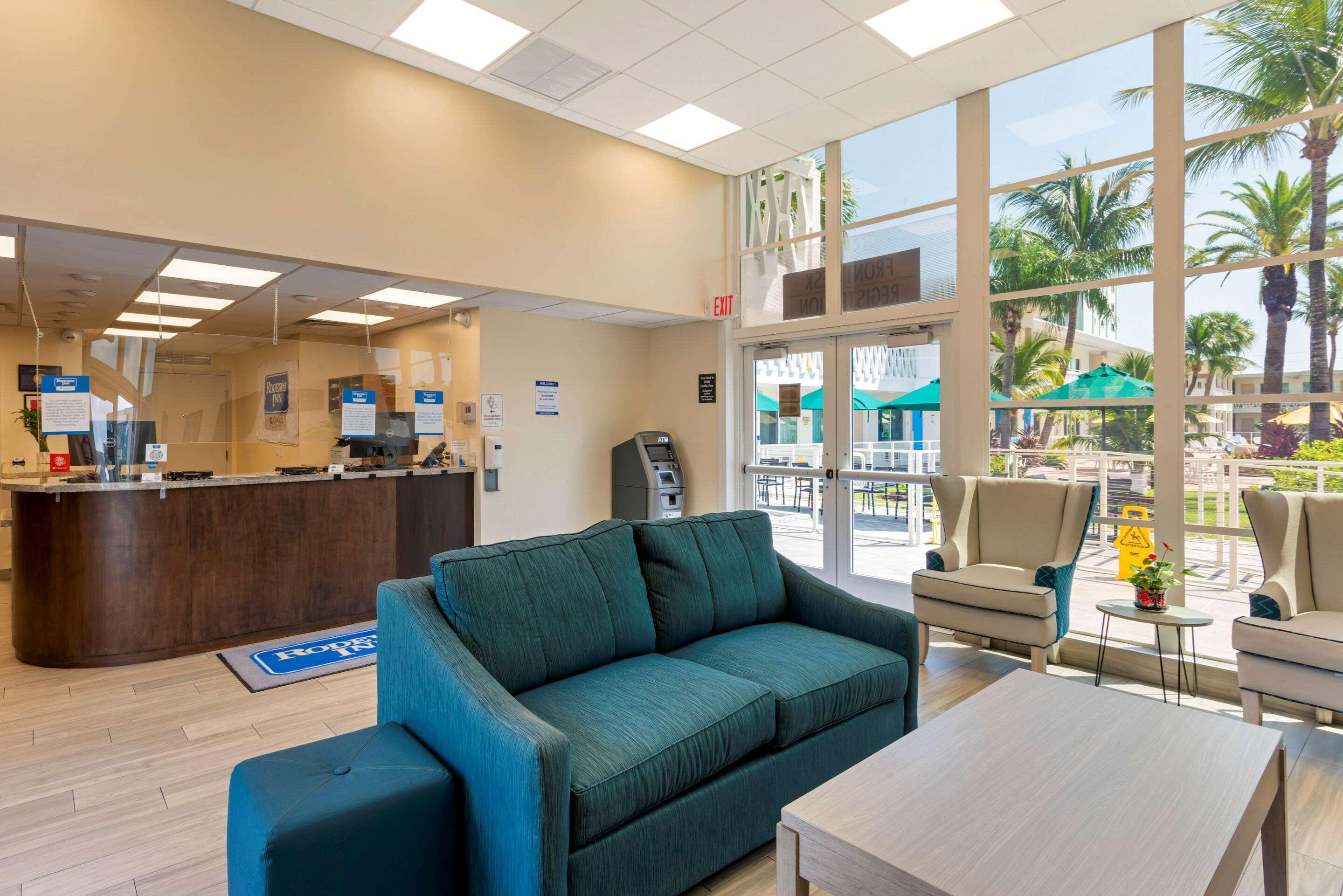 Downtown Hollywood Gardens Inn & Suites Εξωτερικό φωτογραφία