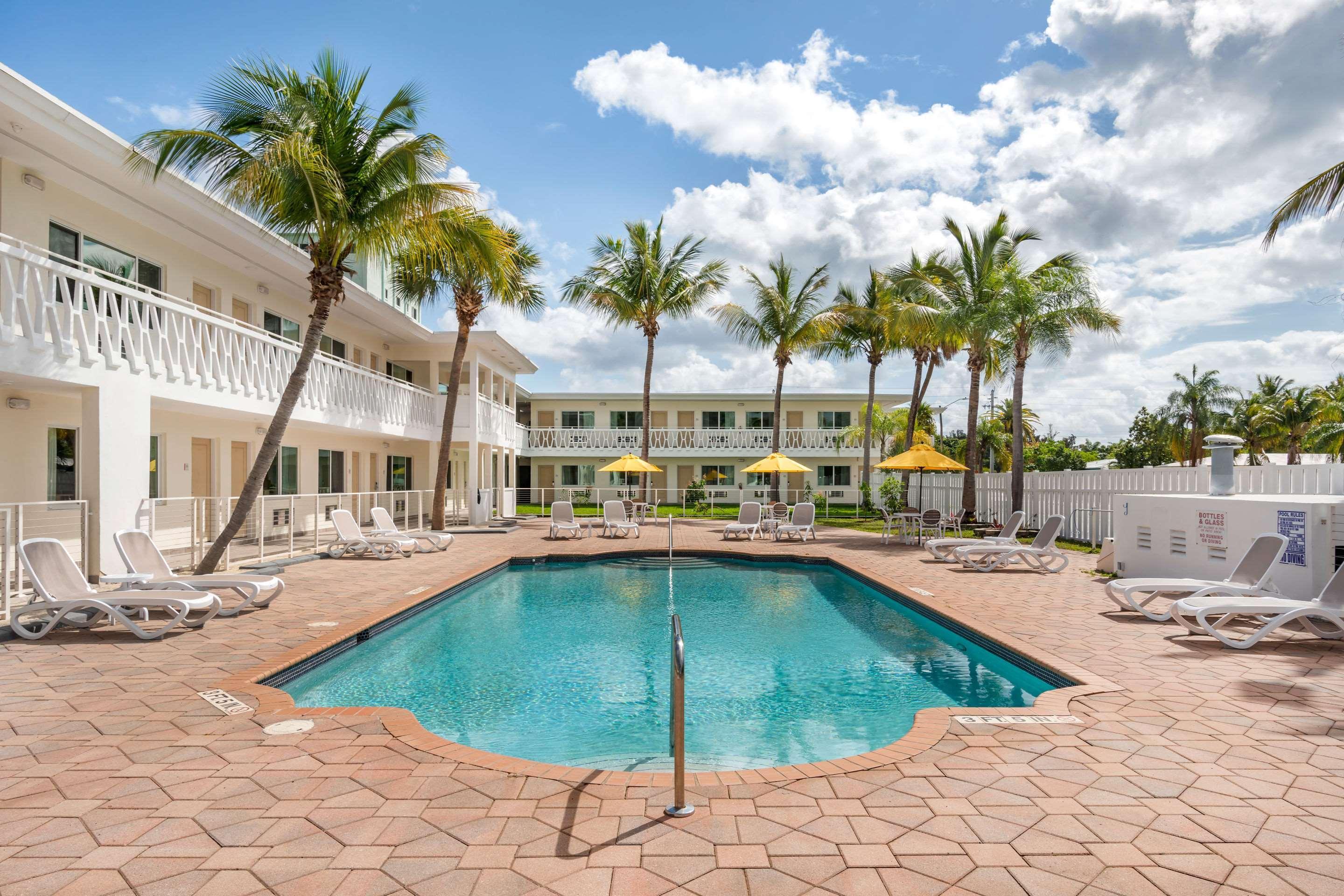Downtown Hollywood Gardens Inn & Suites Εξωτερικό φωτογραφία