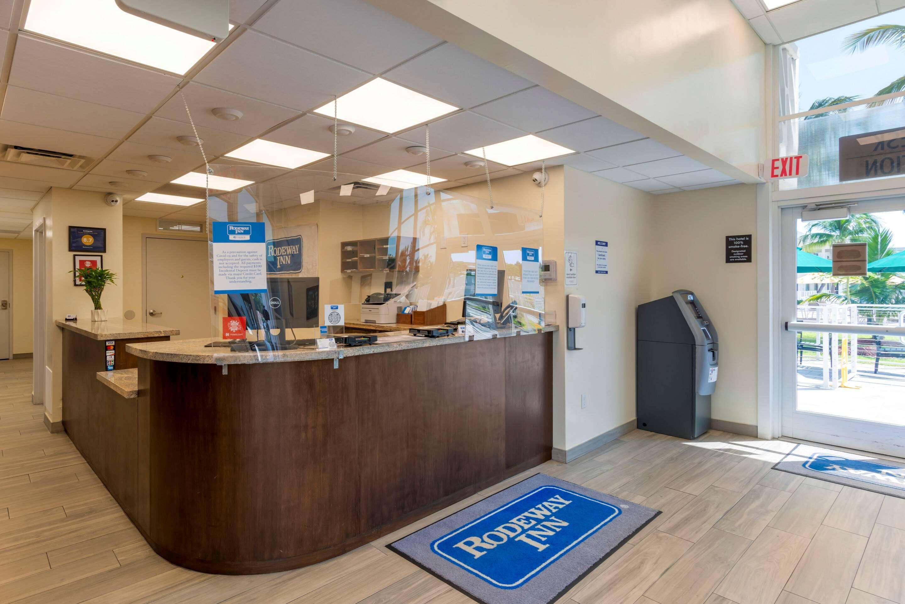 Downtown Hollywood Gardens Inn & Suites Εξωτερικό φωτογραφία