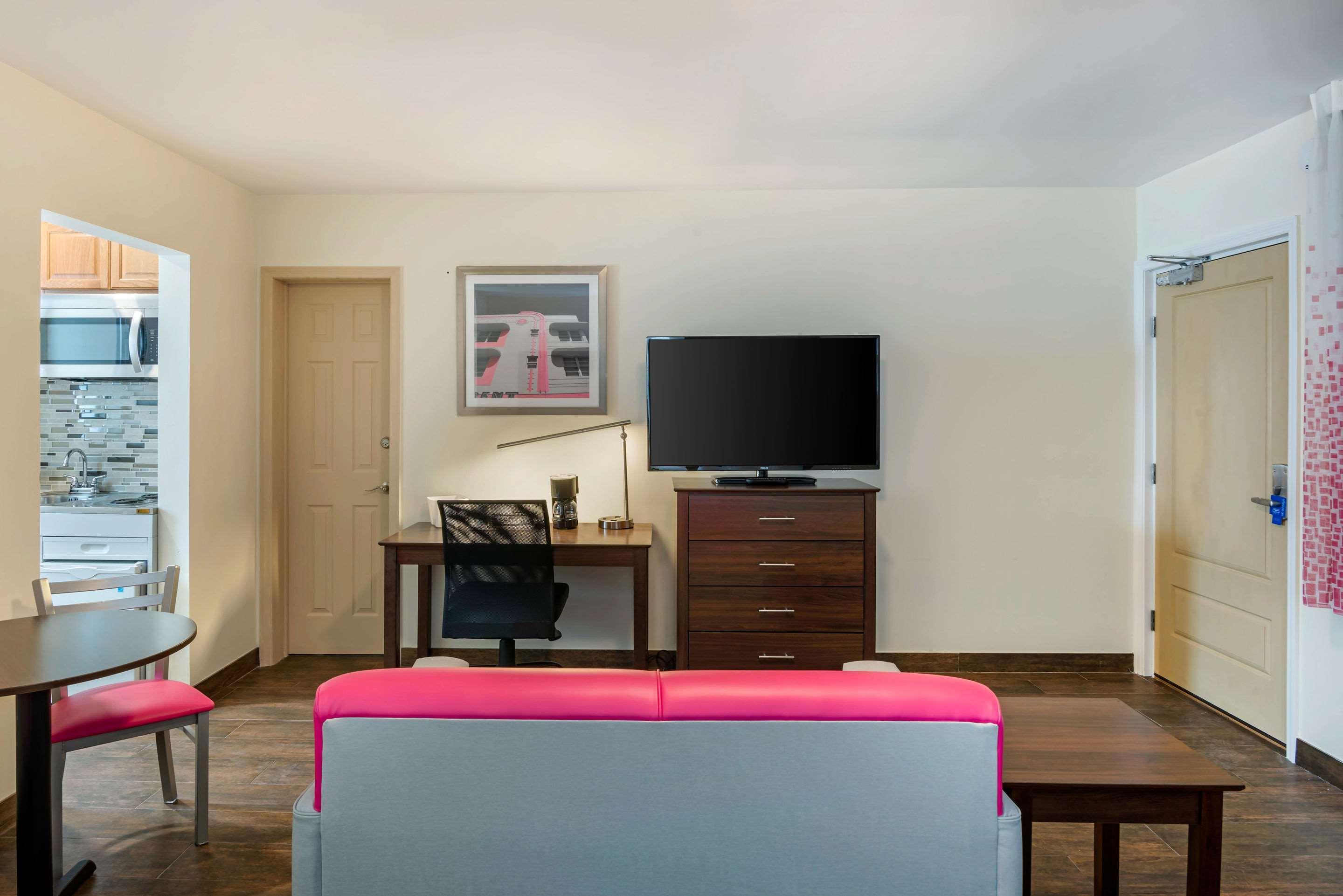 Downtown Hollywood Gardens Inn & Suites Εξωτερικό φωτογραφία