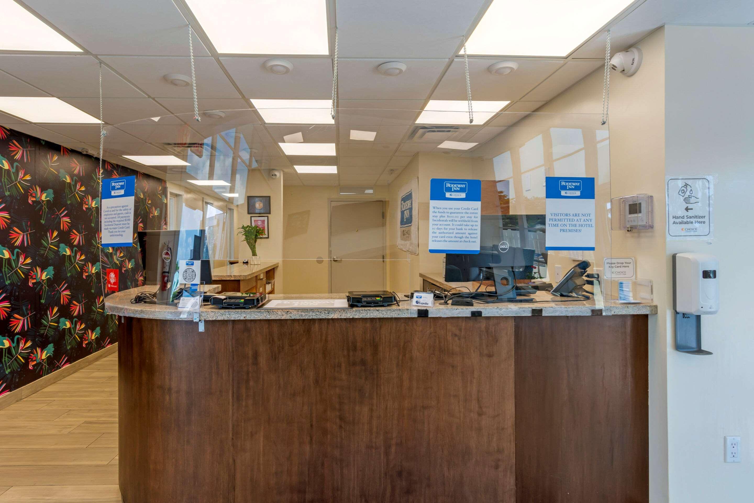 Downtown Hollywood Gardens Inn & Suites Εξωτερικό φωτογραφία