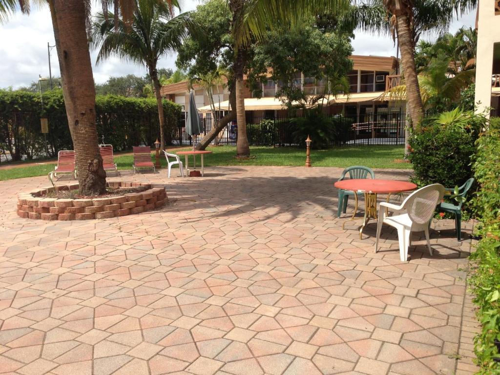 Downtown Hollywood Gardens Inn & Suites Εξωτερικό φωτογραφία