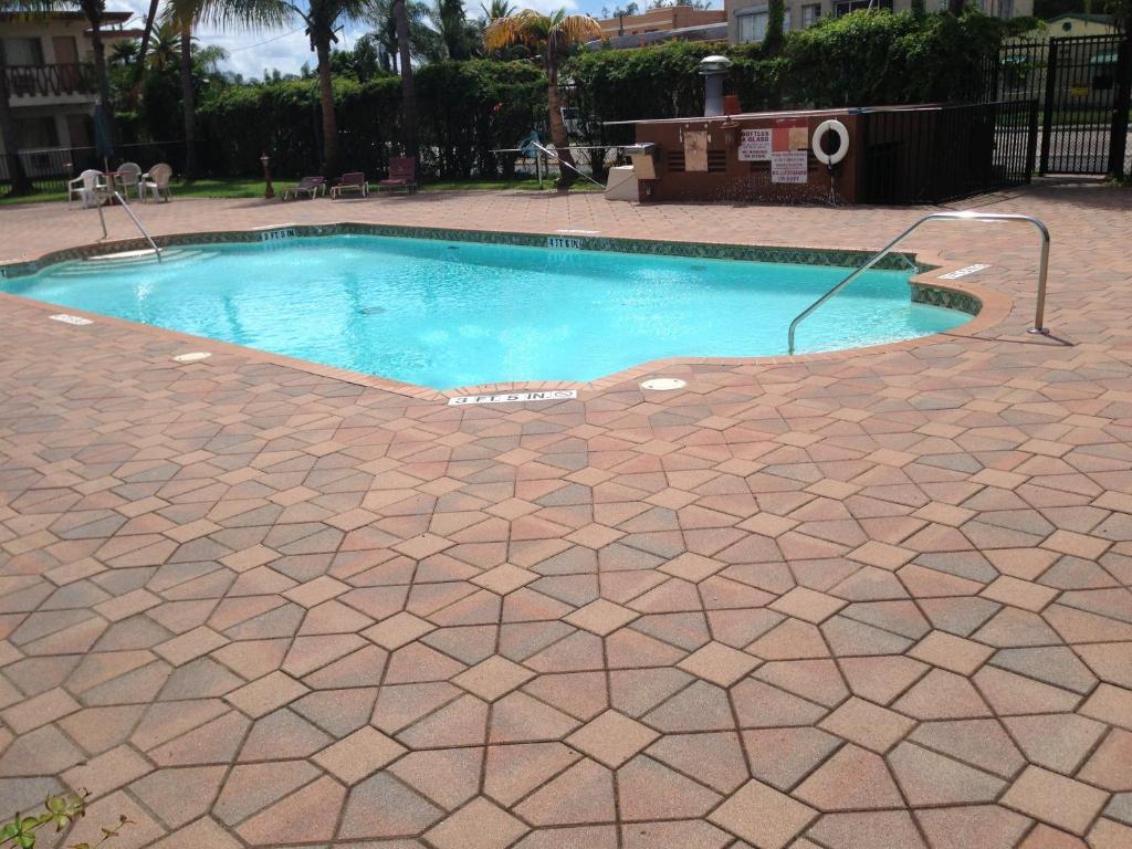 Downtown Hollywood Gardens Inn & Suites Εξωτερικό φωτογραφία