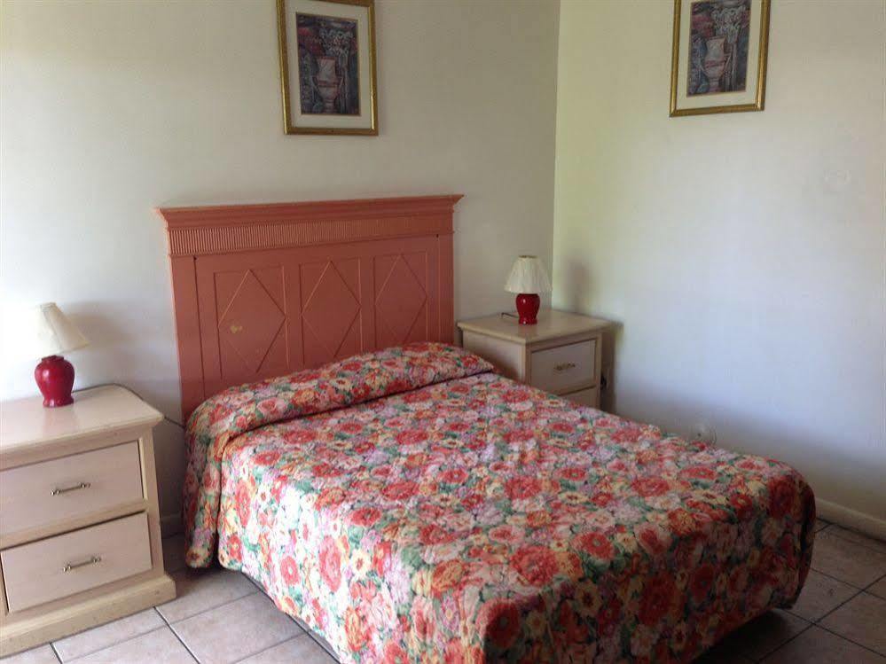 Downtown Hollywood Gardens Inn & Suites Εξωτερικό φωτογραφία
